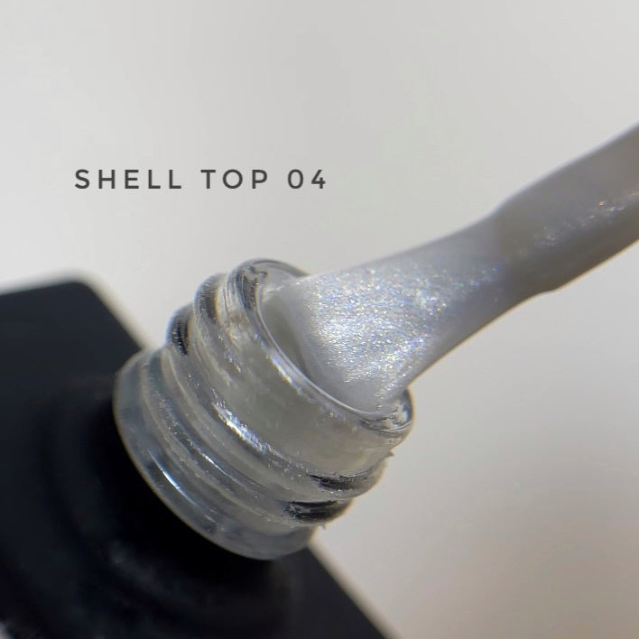 NAILSOFTHENIGHT Shell top 04 — top perlado con acabado plateado sin capa pegajosa, 10 ml
