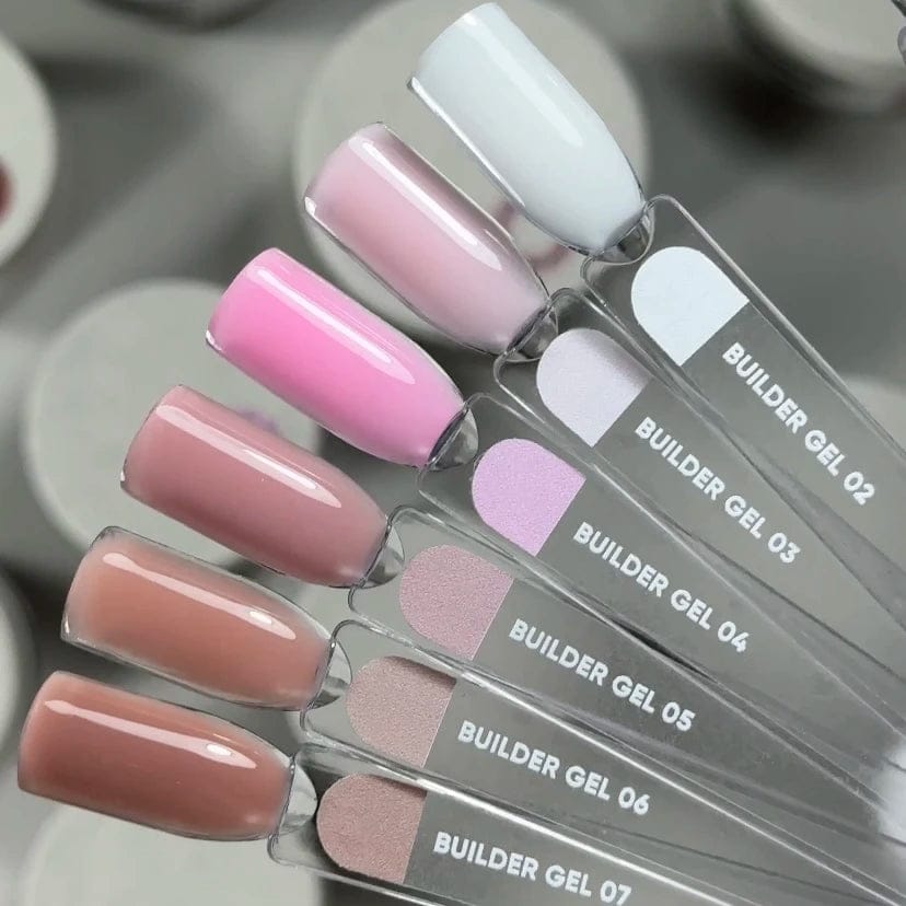 Resultado de extensión de uñas con gel constructor transparente