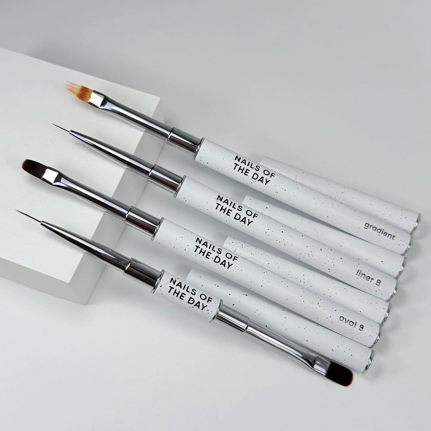 NAILSOFTHEDAY Brush Liner 8 mm– Pincel profesional