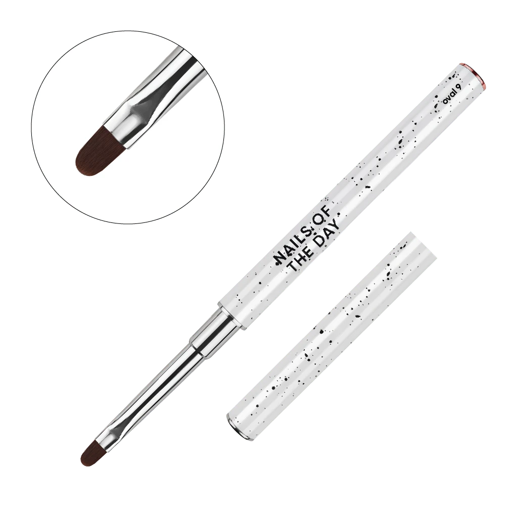 NAILSOFTHEDAY Professional Brush Oval - un pincel de uñas de metal profesional con tapa, diseñado para la aplicación de gel, forma ovalada plana, 9 mm.