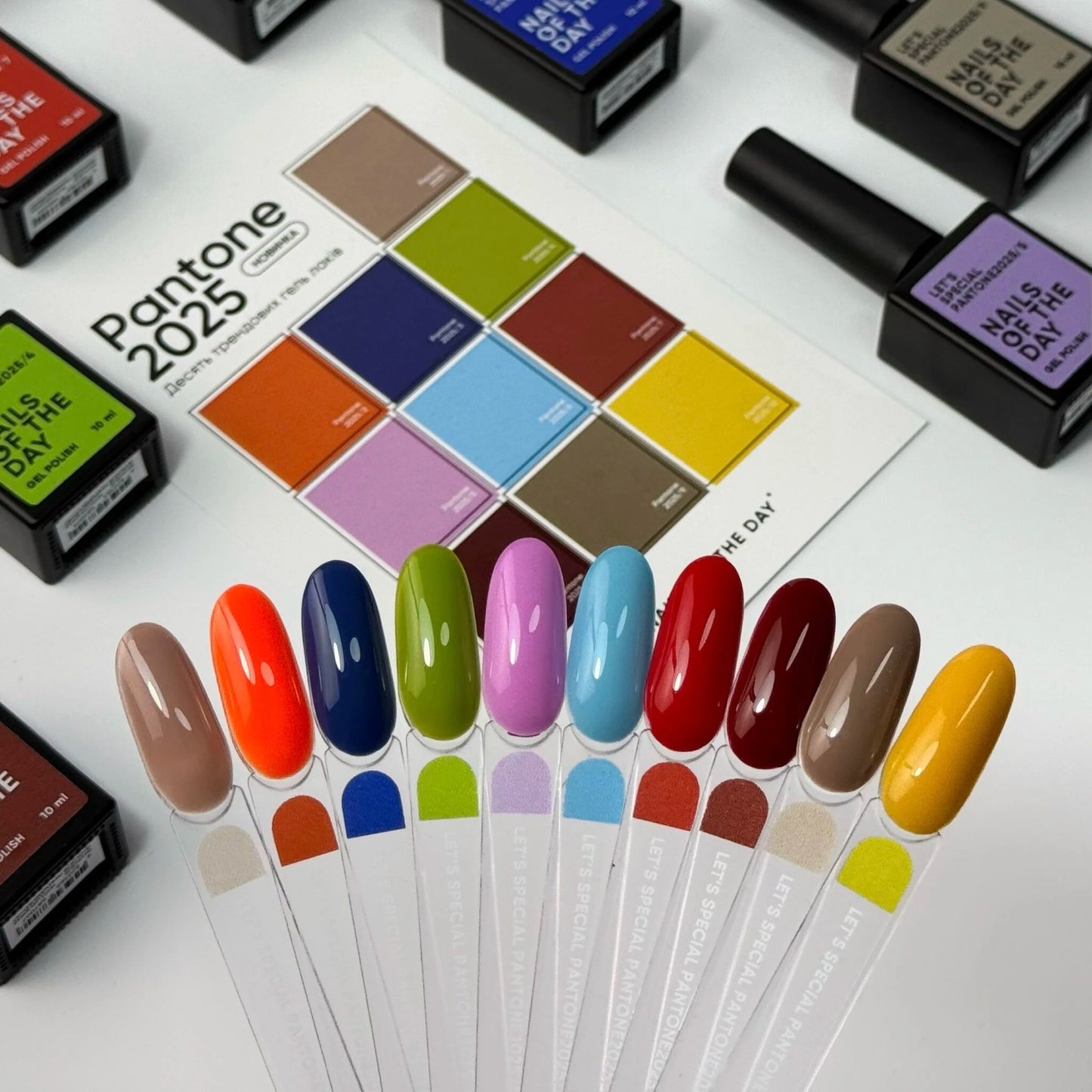 NAILSOFTHEDAY Let’s special Pantone2025/7 — esmalte semipermanente rojo clásico, que cubre en una capa, 10 ml.