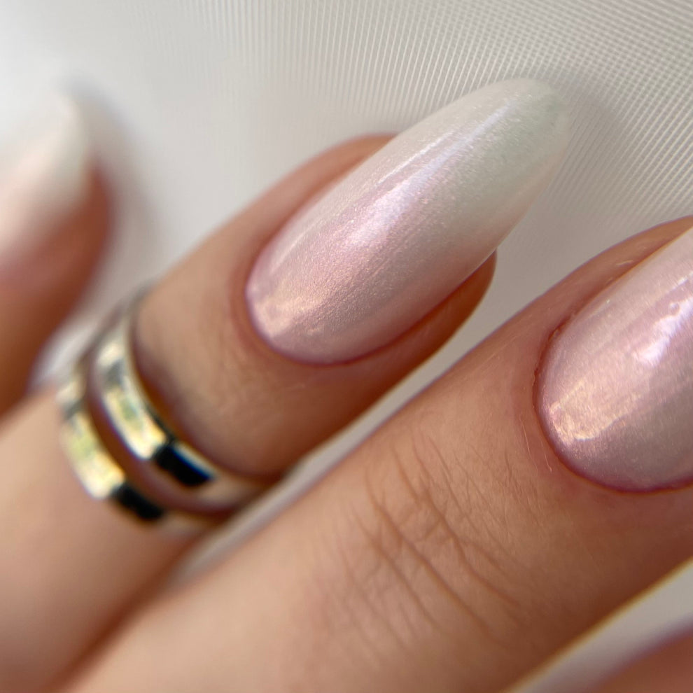 NAILSOFTHENIGHT Shell top 03 - top perlado con un toque rosa sin capa pegajosa, 10 ml