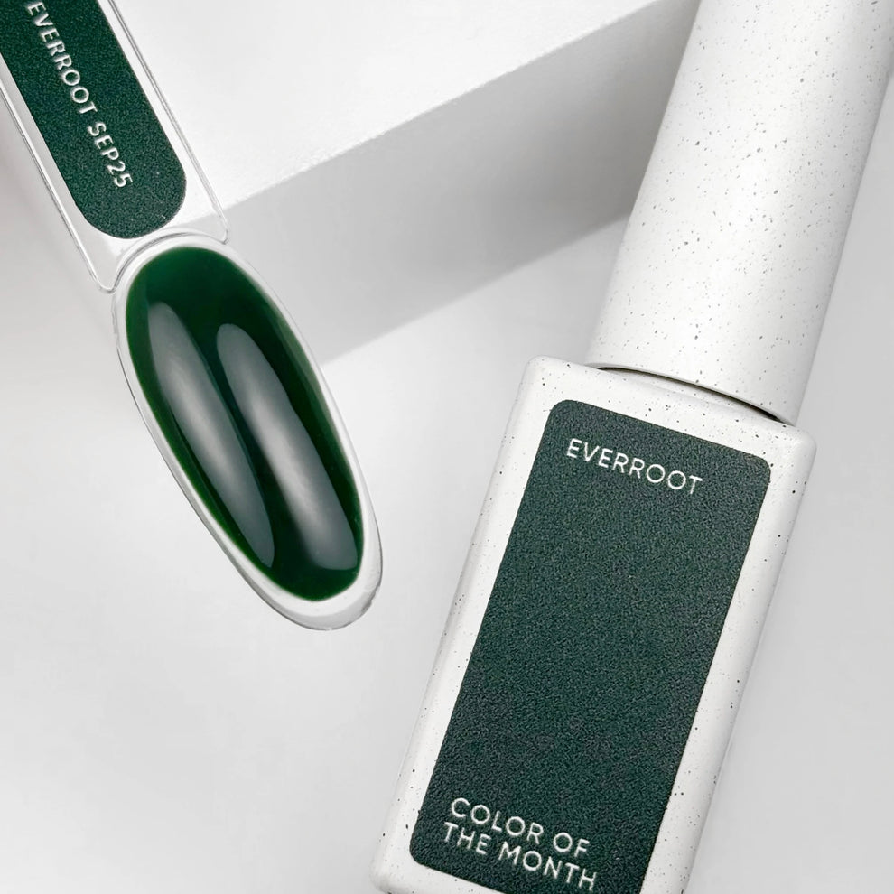 NAILSOFTHEDAY Color del Mes Septiembre 2025 Everroot - Un verde profundo e intenso con cobertura total en una sola capa, 10 ml.