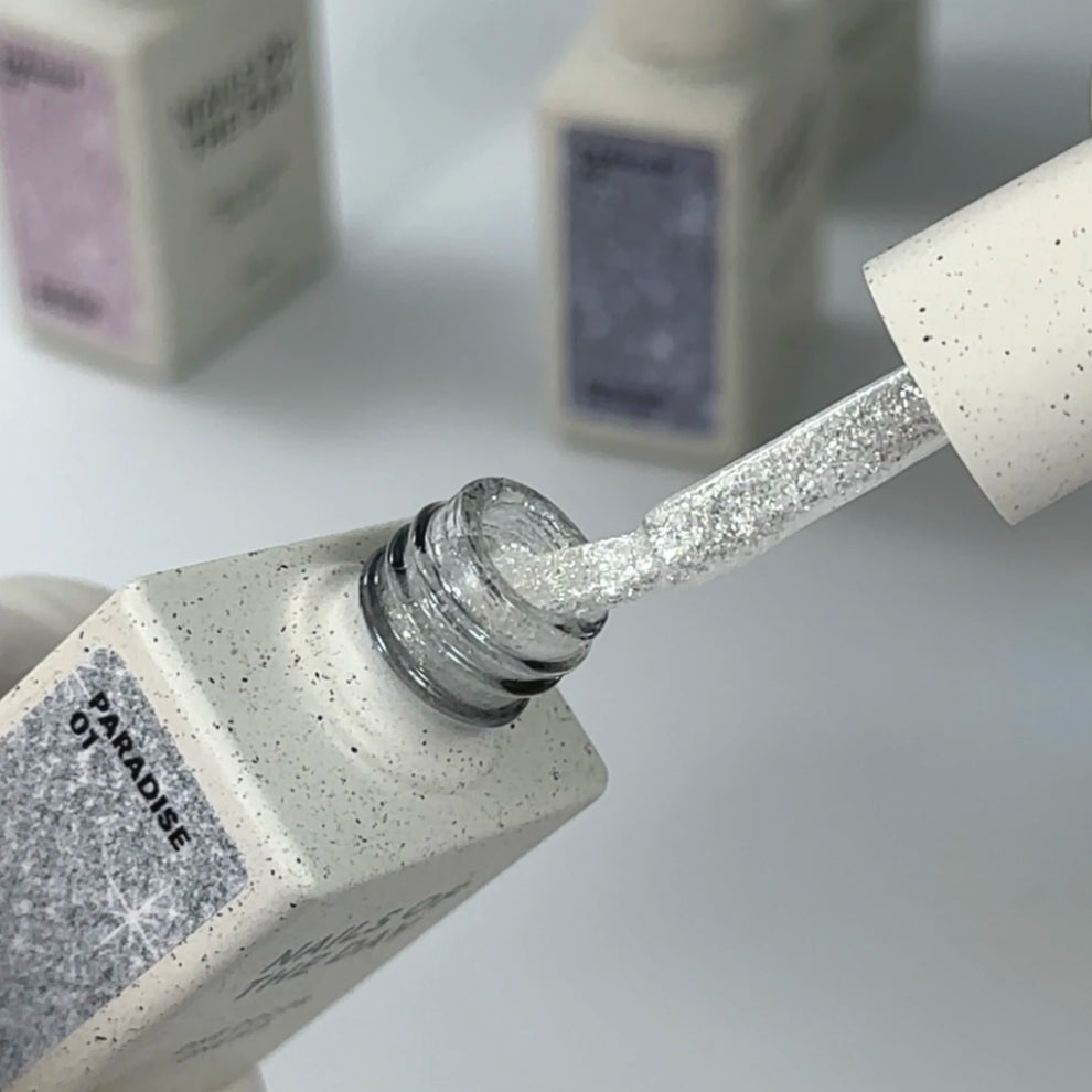 NAILSOFTHEDAY Paradise 01 — esmalte semipermanente plateado que cubre la uña con una sola capa, 10 ml