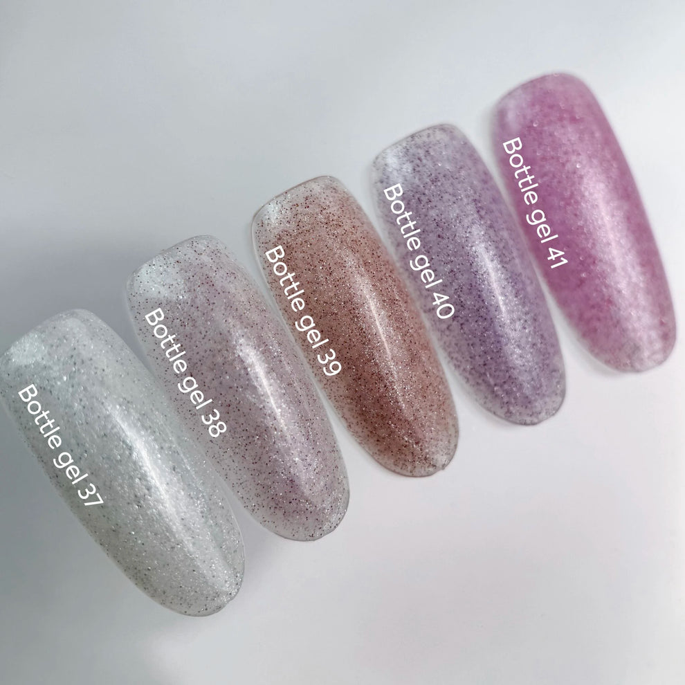 Efecto reflectante del gel NAILS OF THE DAY Bottle Gel 40 bajo diferentes colores