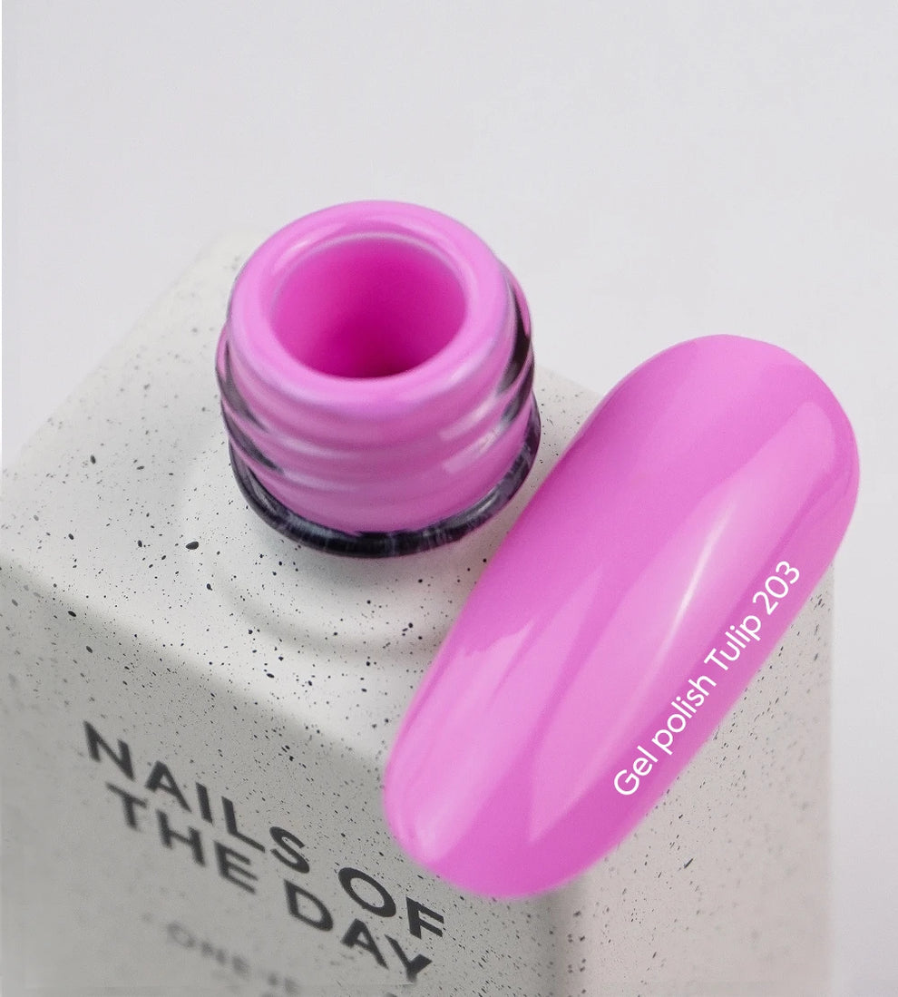NAILSOFTHEDAY Gel Polish Tulip — esmalte semipermanente rosa frío, cubre en una sola capa, 10 ml.